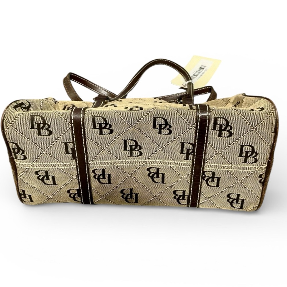 SOLD: Vintage Dooney & Bourke DB Monogram Barrel Bag. - Picture 9 of 9